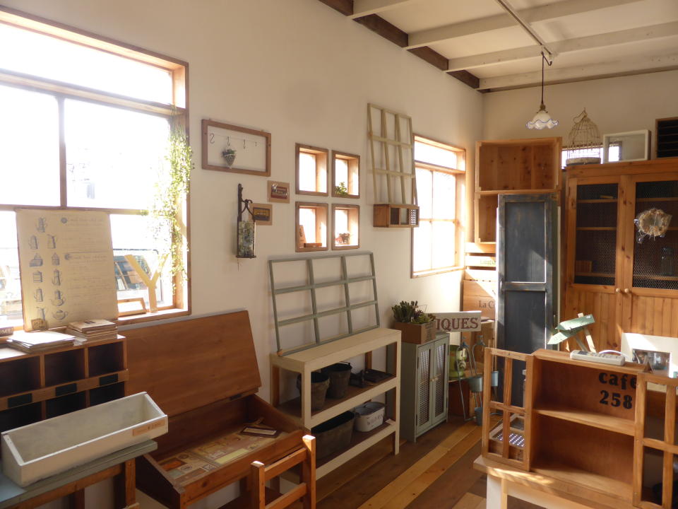 家具と雑貨と多肉のお店 okamokuの店内/癒しの空間